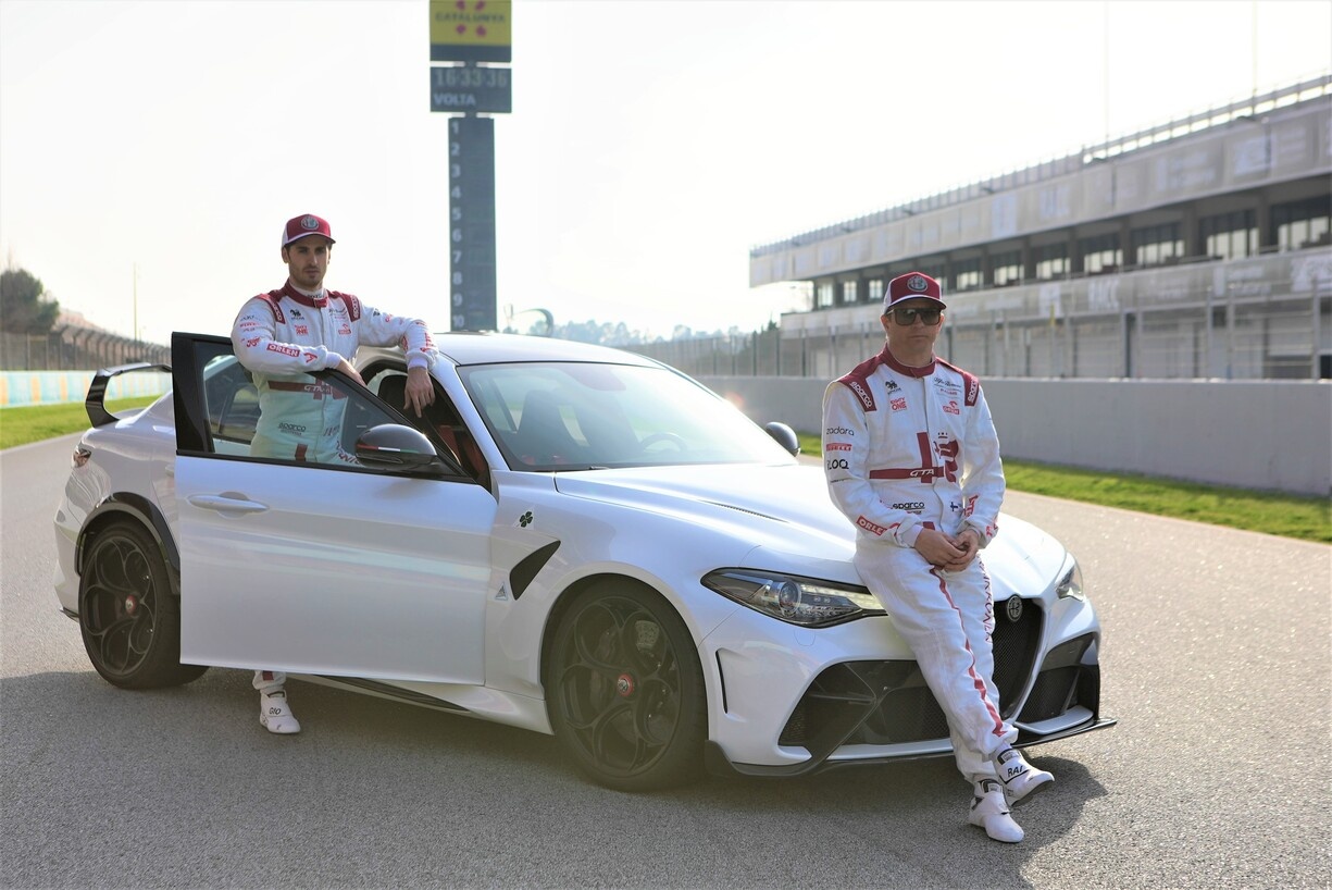 Giulia GTA m C41 AntonioGiovinazzi and Kimi Räikkönen