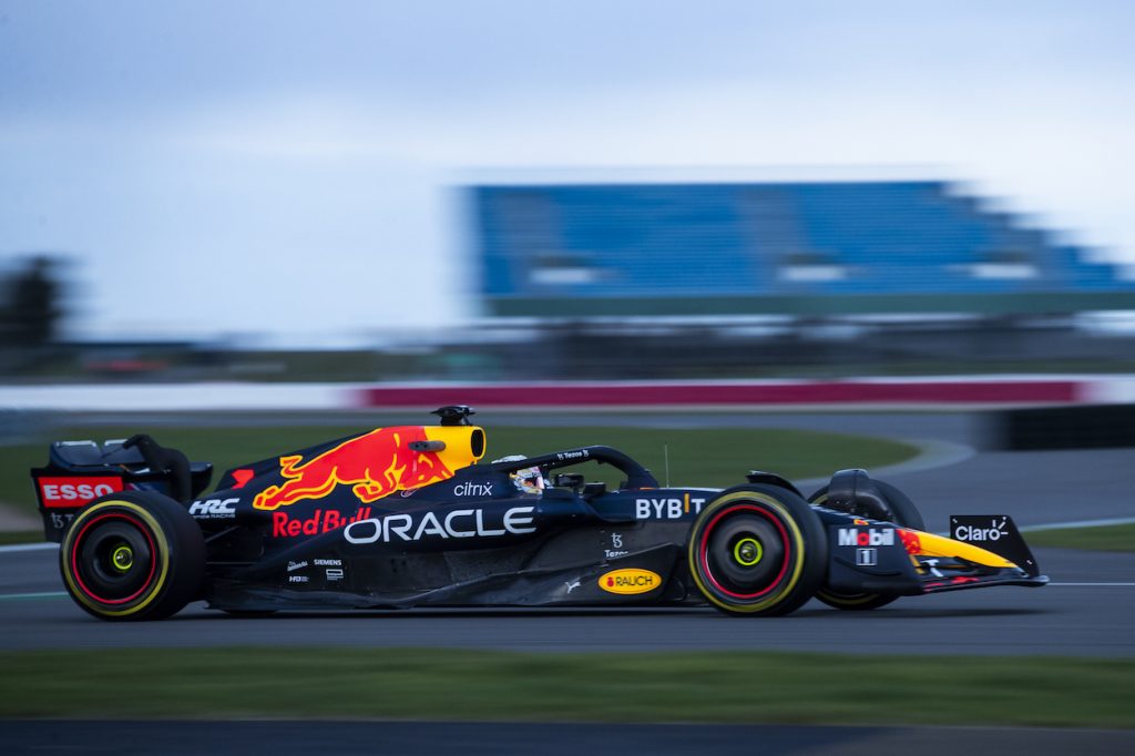 red bull racing rb18
