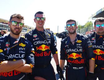 Blenders Eyewear sign a partnership agreement with the Red Bull Racing Team
